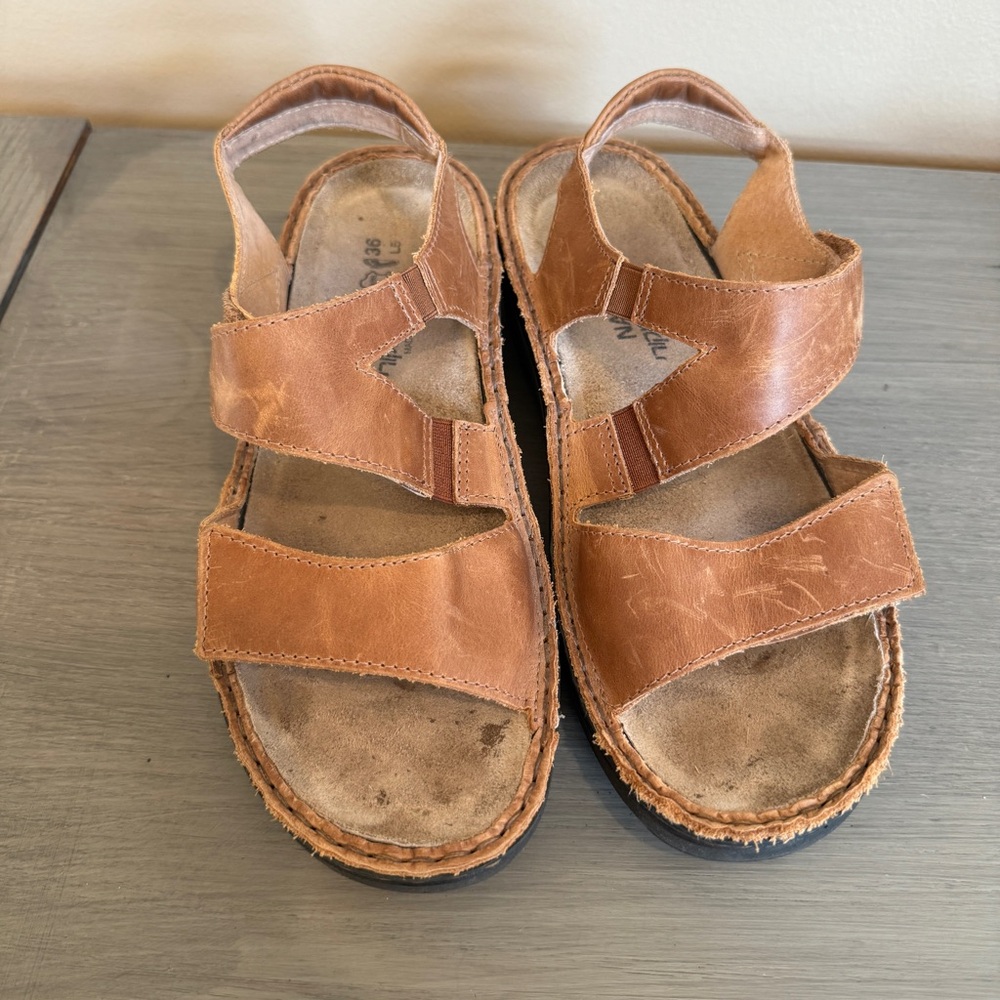 Naot Tan Leather Sandals Comfort Style size 36 women's 5.5‎